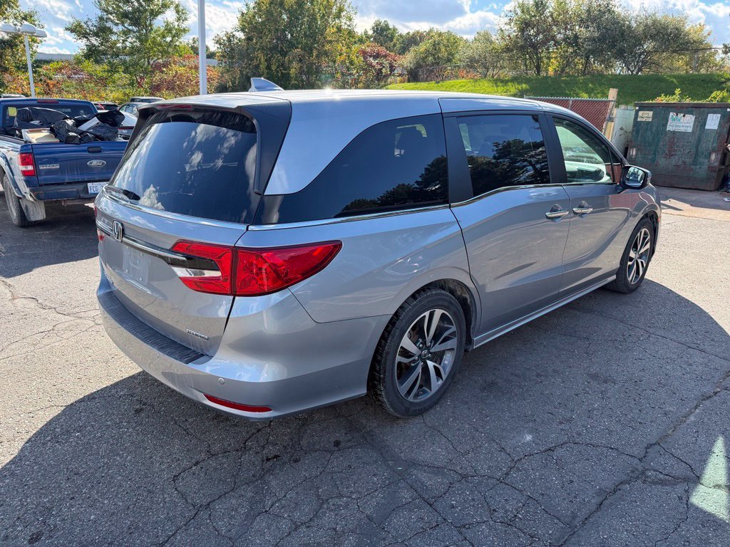 Certified Used 2023 Lunar Silver Metallic Honda Touring image 3