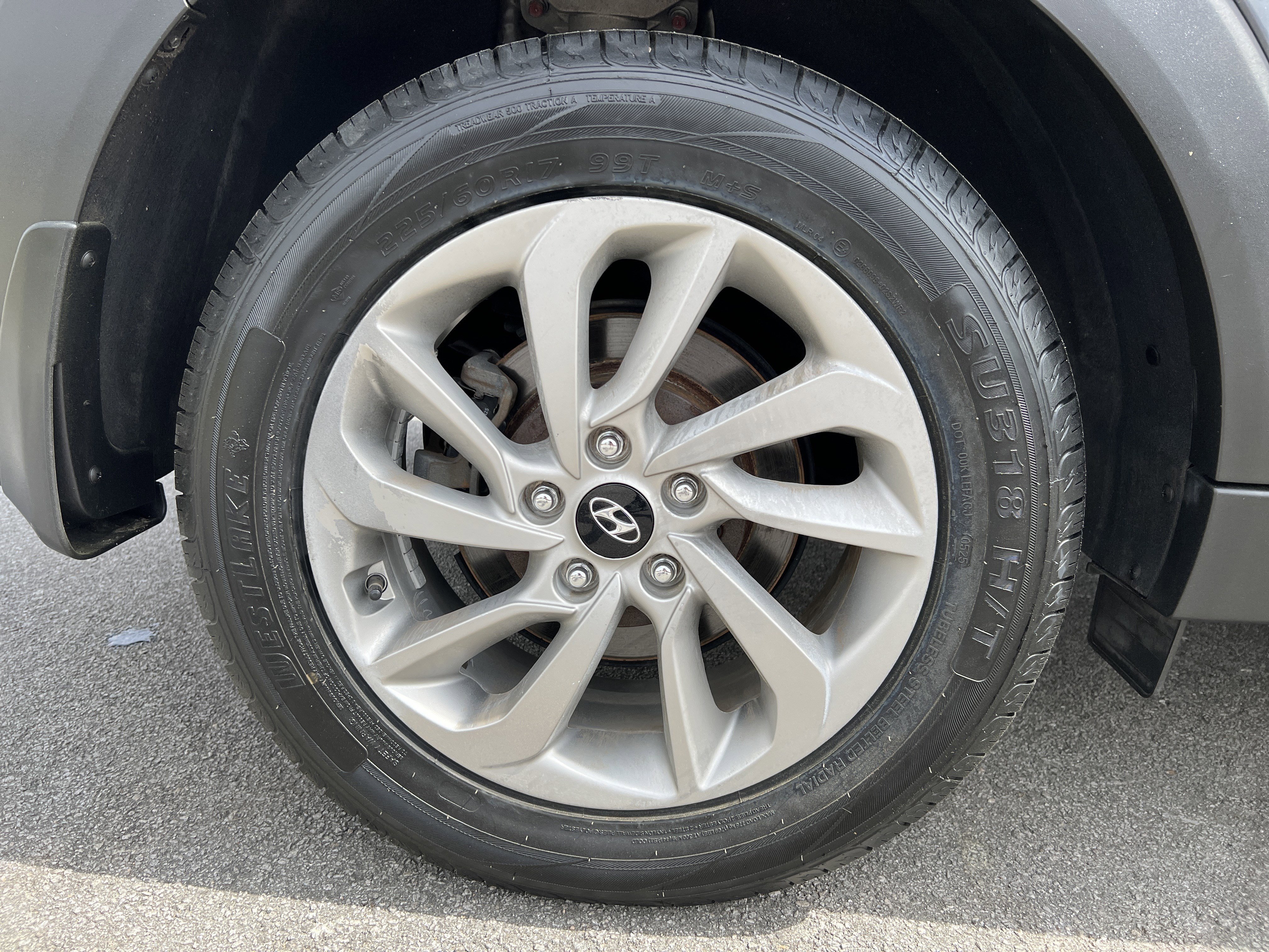 Used 2017 Coliseum Gray Hyundai  image 18