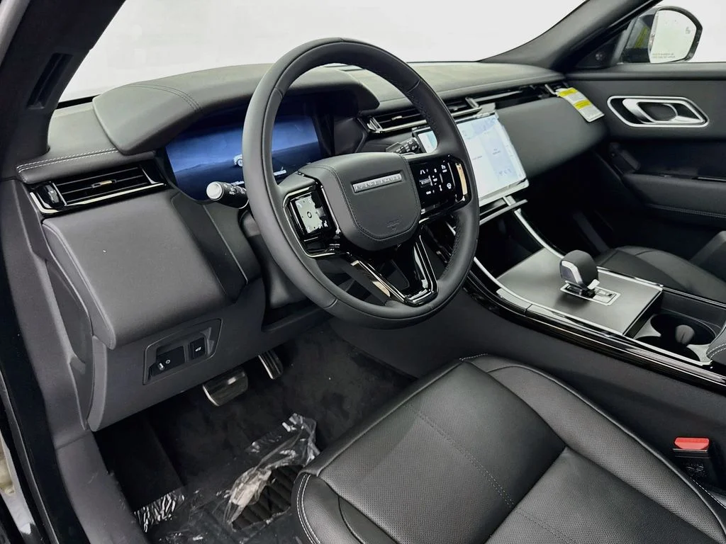 New 2026 Santorini Black Land Rover Belgravia Edition image 9