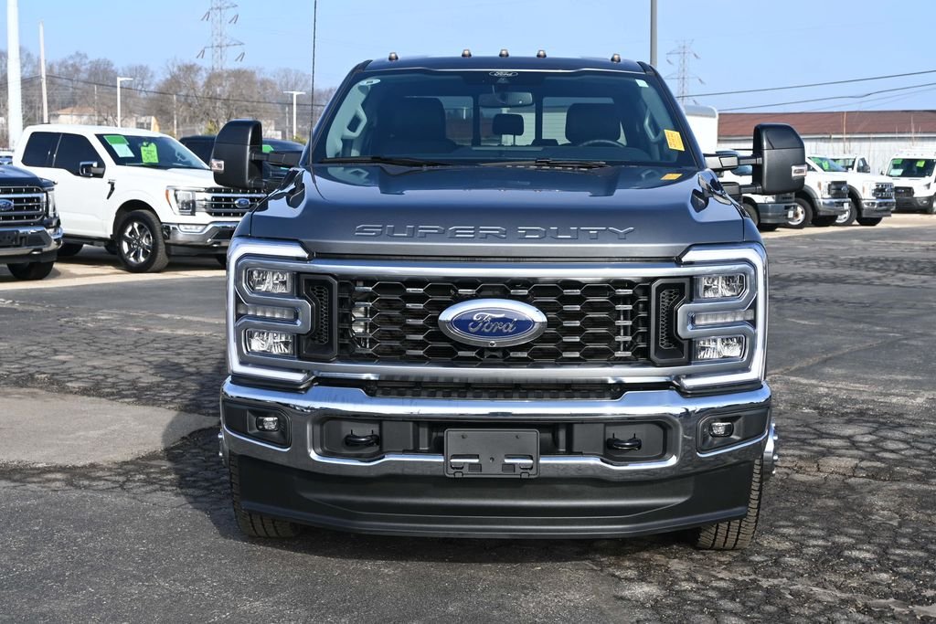 Used 2026 Gray Metallic Ford Lariat image 6