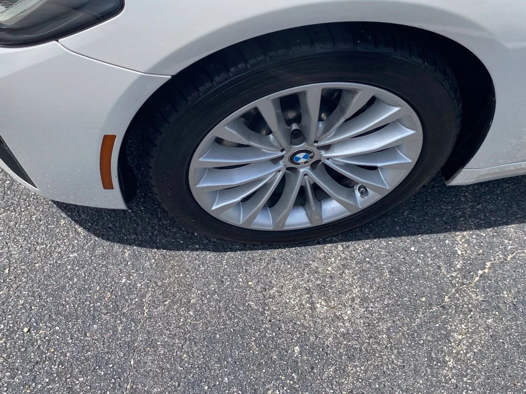 Used 2021 White BMW 530i image 16