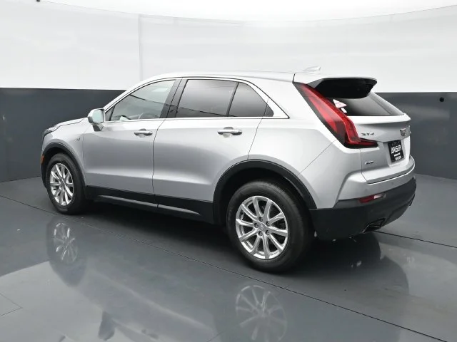 Used 2019 Radiant Silver Metallic Cadillac Luxury image 4