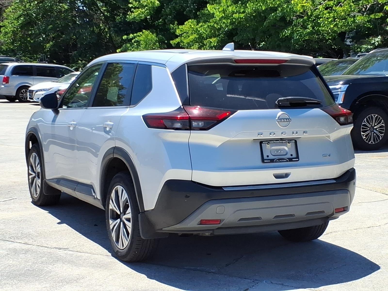 Used 2022 Brilliant Silver Metallic Nissan SV image 9