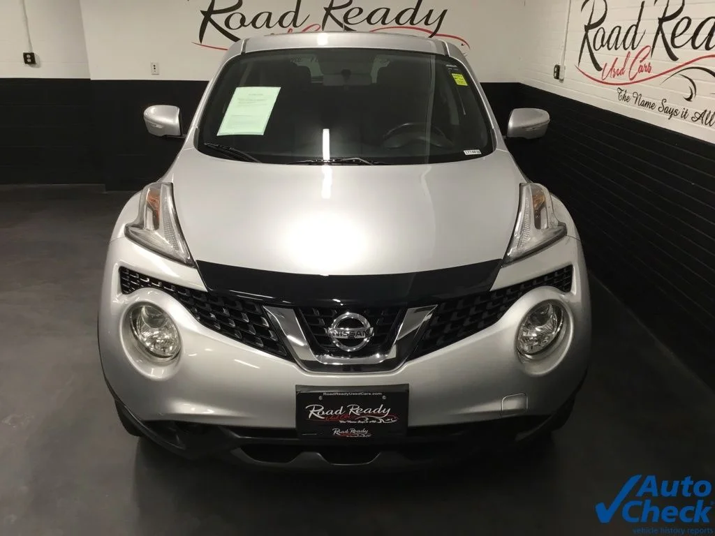 Used 2017 Silver Nissan SV image 4