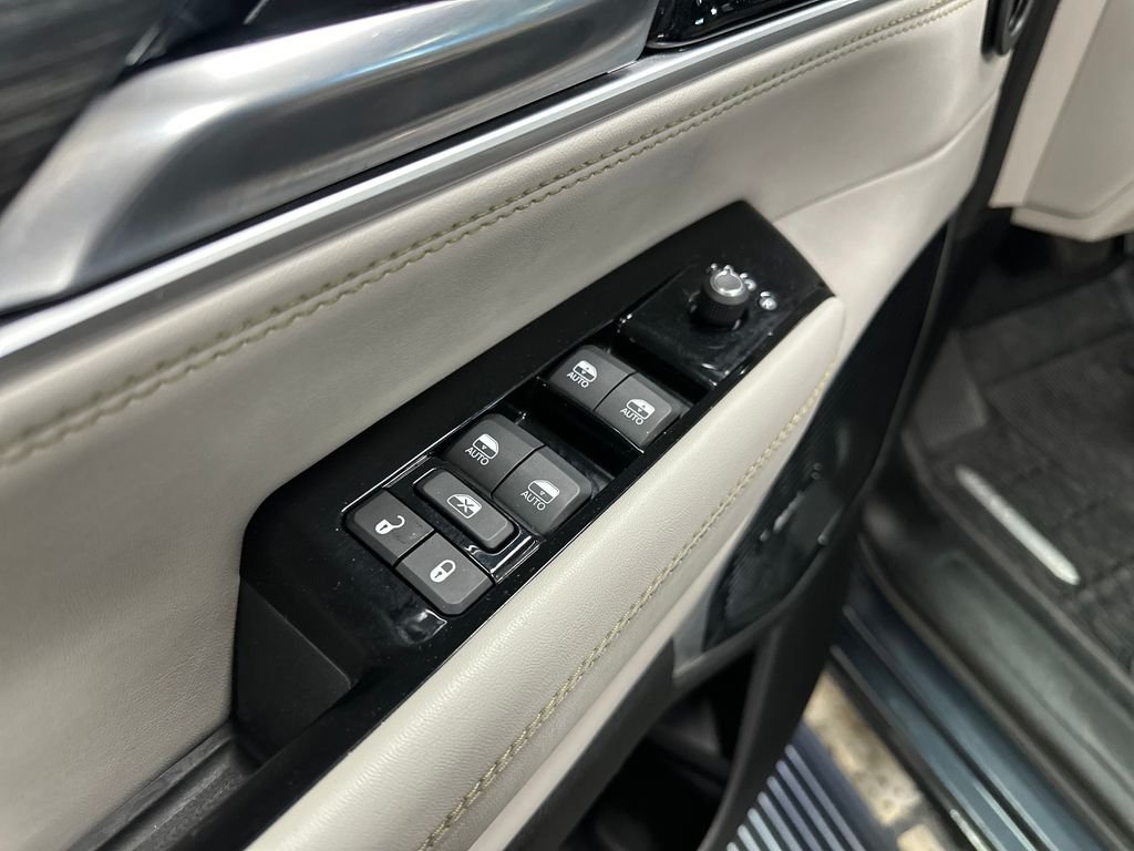 Used 2023 Gray Jeep Series III image 16
