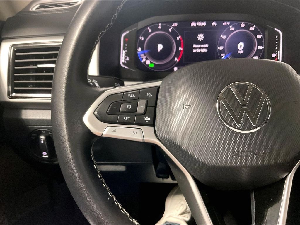 Used 2023 Gray Volkswagen 2.0T SE w/Technology image 23
