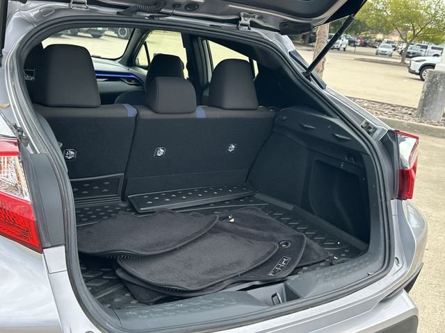 Used 2020 Silver Toyota XLE image 29