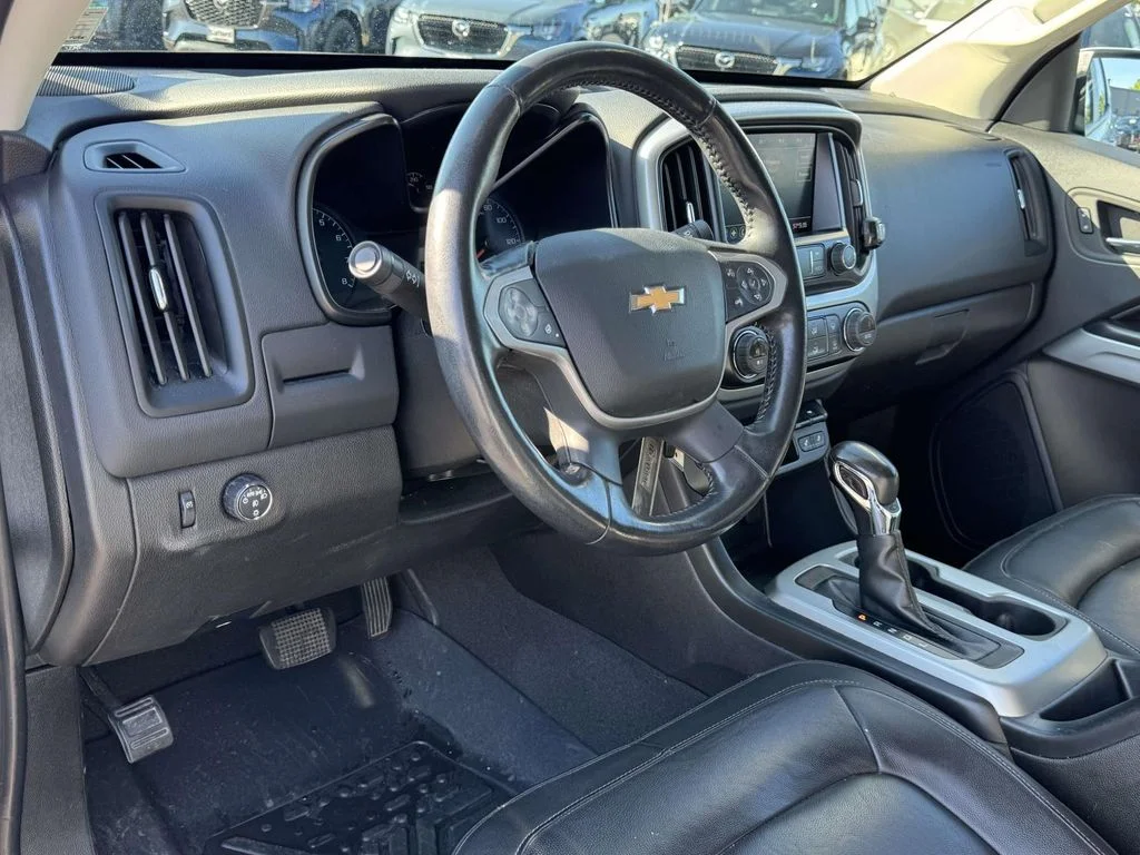 Used 2022 White Chevrolet LT image 2