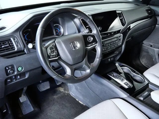 Used 2021 Red Honda Touring image 3