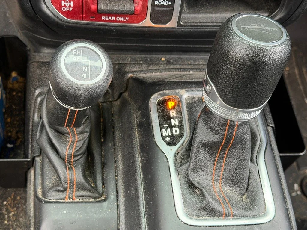 Used 2021 Gray Jeep Mojave image 29