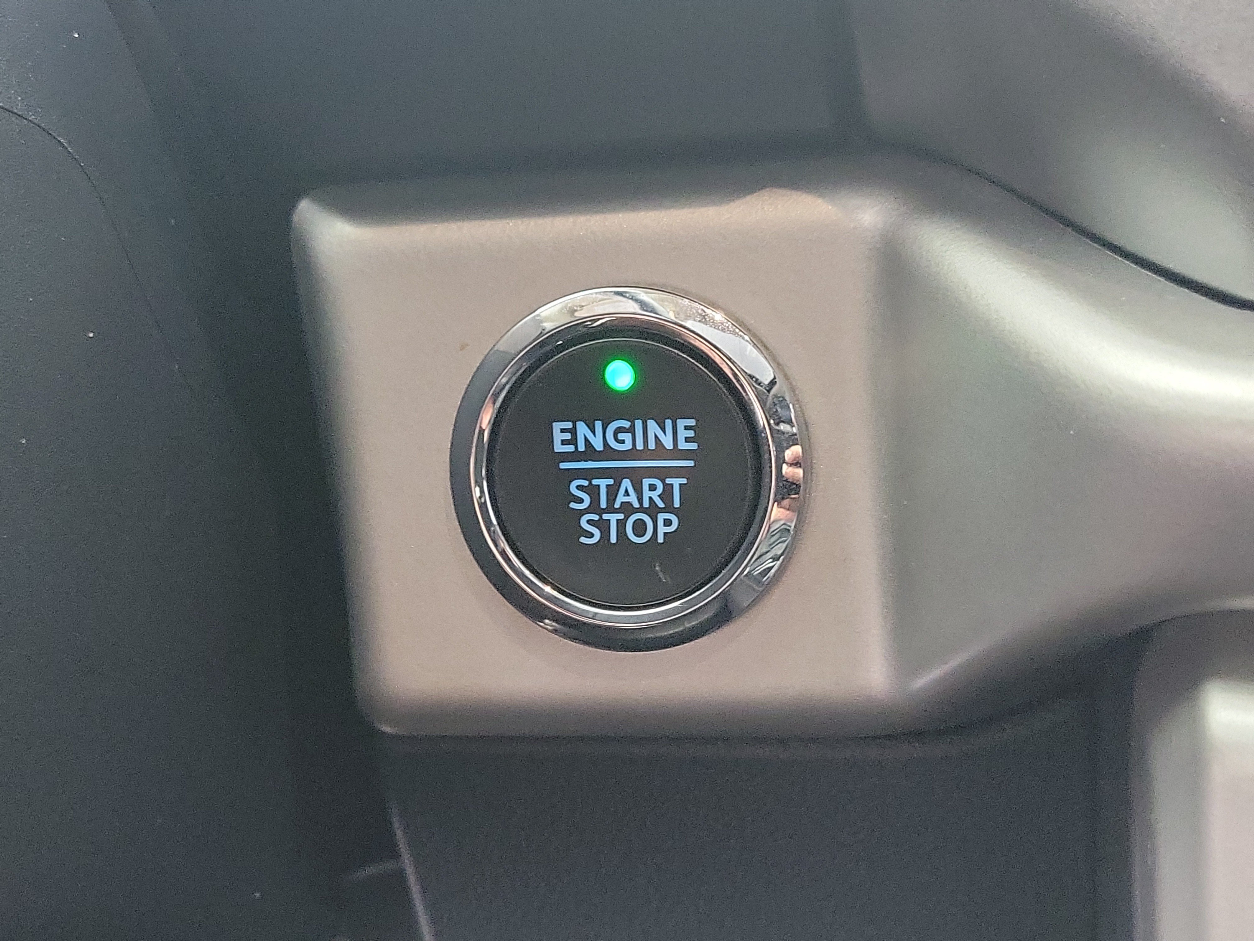 Used 2022 White Metallic Ford XLT image 31