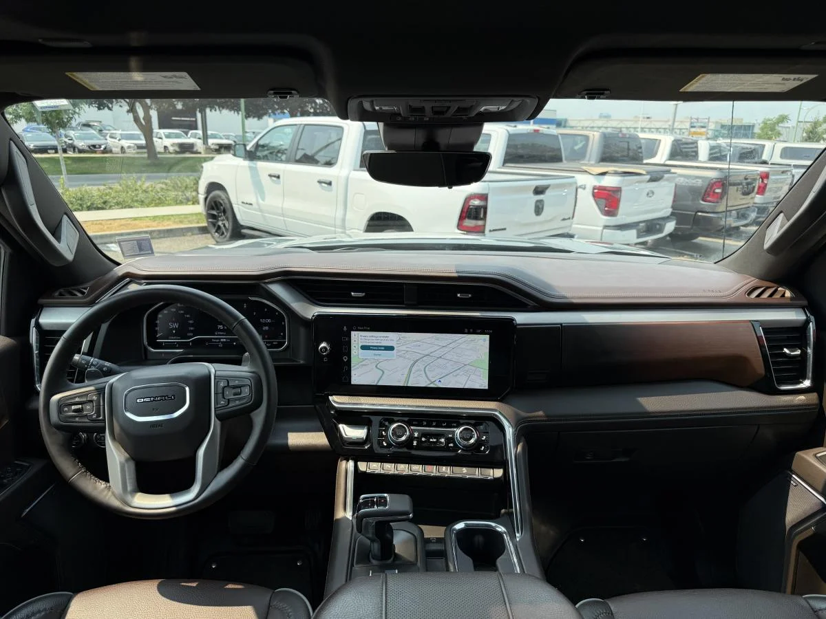 Used 2025 Silver GMC Denali image 20