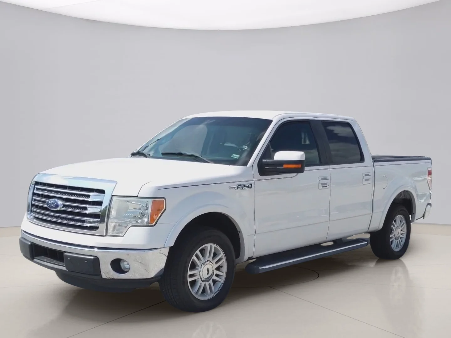 Used 2014 White Ford LARIAT image 1