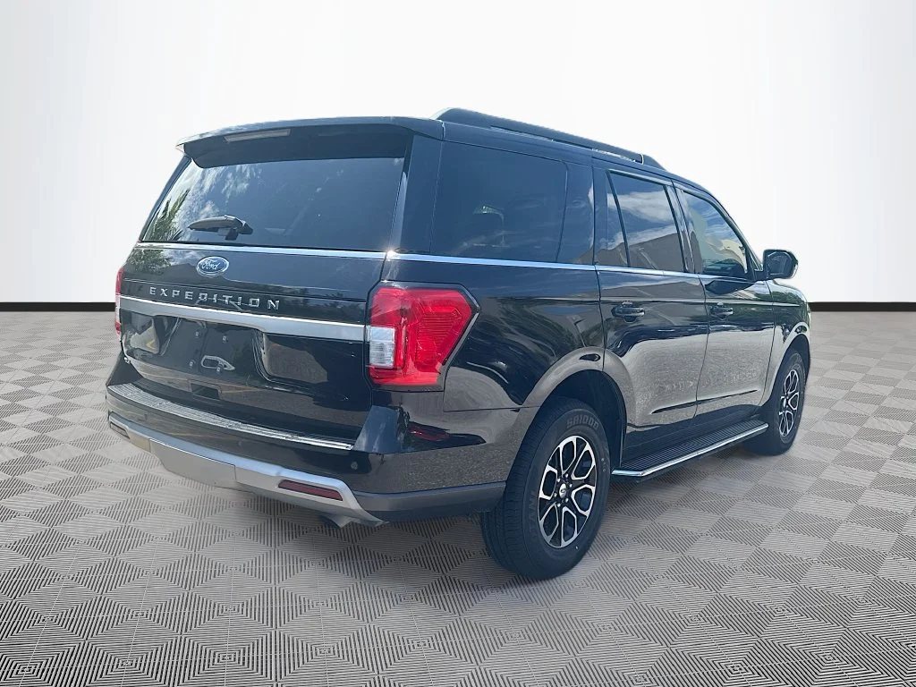 Used 2023 Black Ford XLT image 6