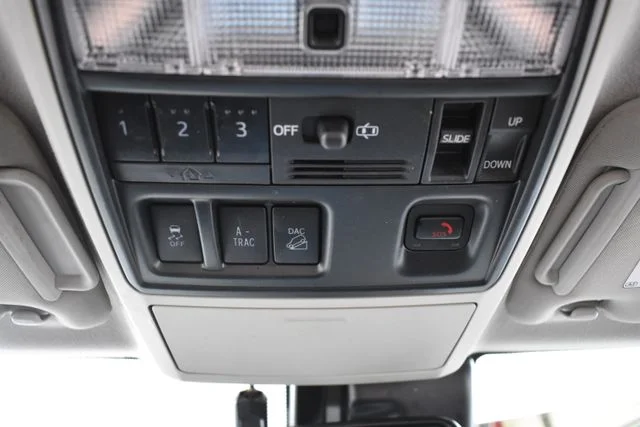 Used 2022 White Toyota SR5 Premium image 34