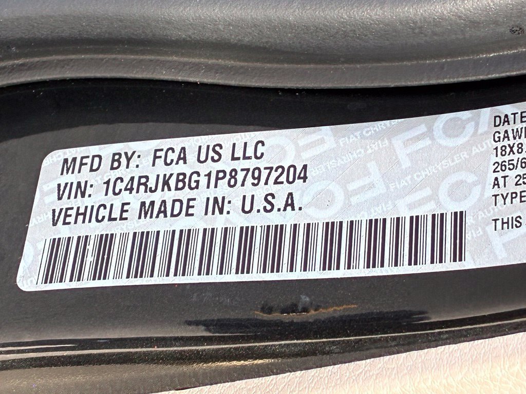 Used 2023 Gray Jeep Limited image 36