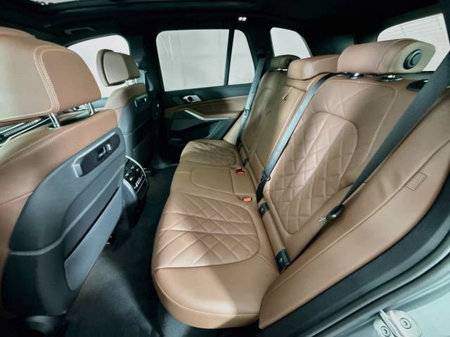 New 2026 Gray Metallic BMW xDrive40i image 26