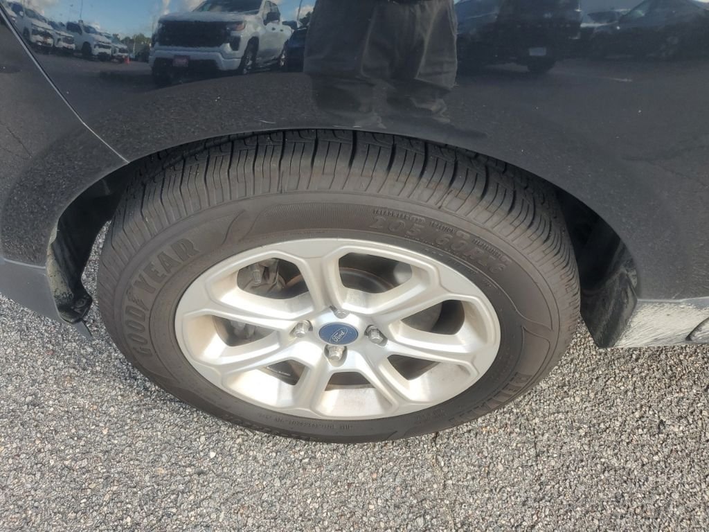 Used 2018 Black Ford SE image 12