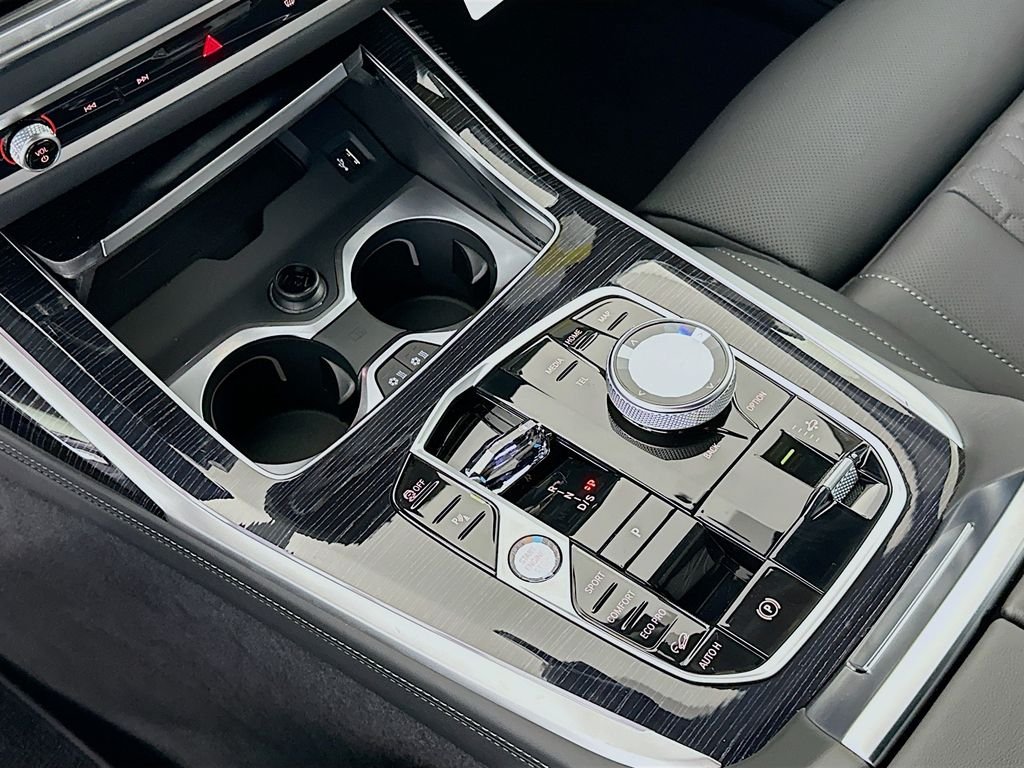 New 2027 Black Sapphire Metallic BMW M60i image 15