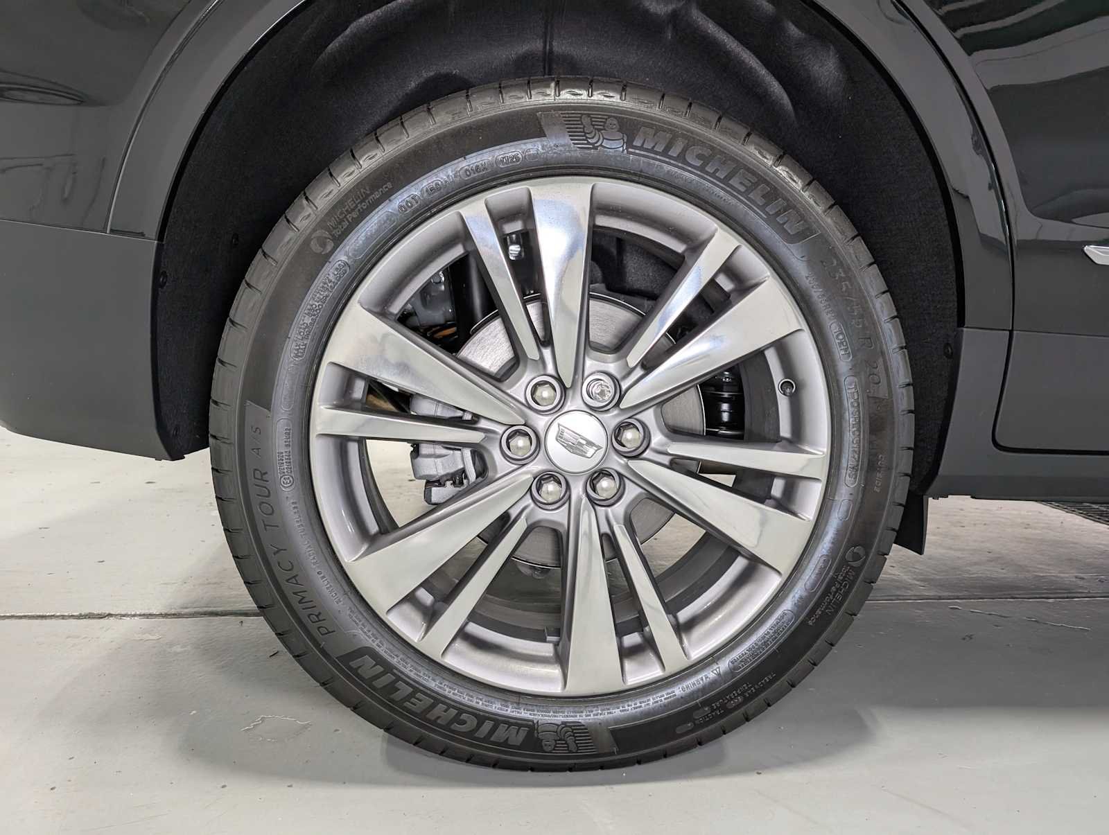 2025 Cadillac XT5 Premium Luxury photo 3