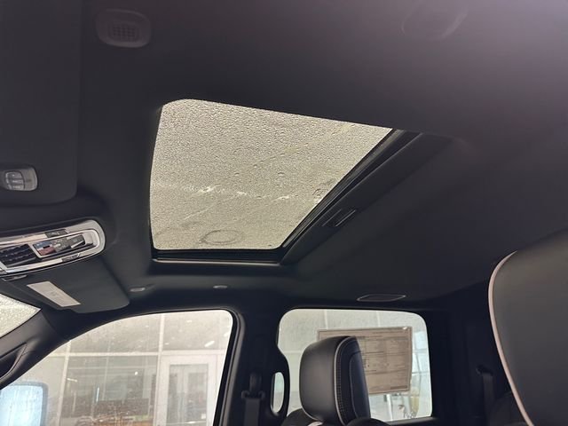 New 2026 Diamond Black Crystal Pearl-Coat Exterior Paint RAM Laramie image 25