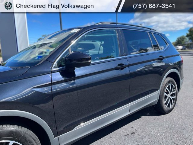 Used 2021 Deep Black Pearl Volkswagen 2.0T SE With 3rd Row image 3