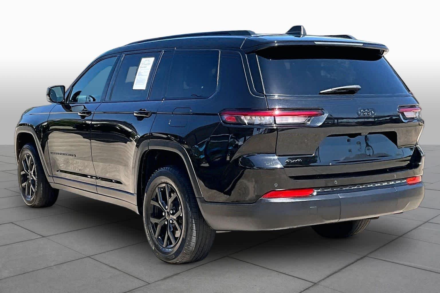 Used 2024 Diamond Black Crystal Pearlcoat Jeep Altitude image 12