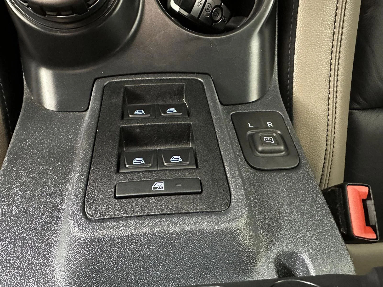 Used 2024 Iconic Silver Ford Wildtrak image 24