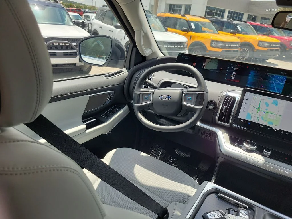 New 2026 Space Silver Metallic Ford Platinum® image 13