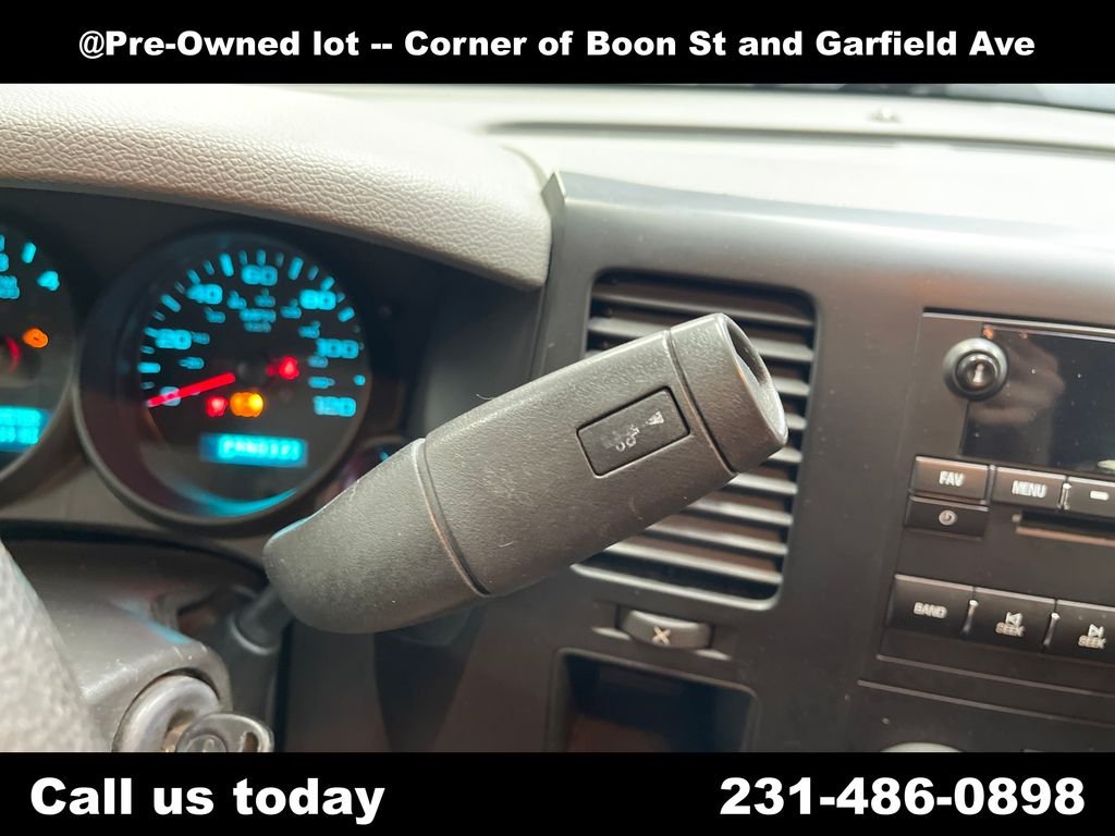 Used 2010  GMC SL image 22