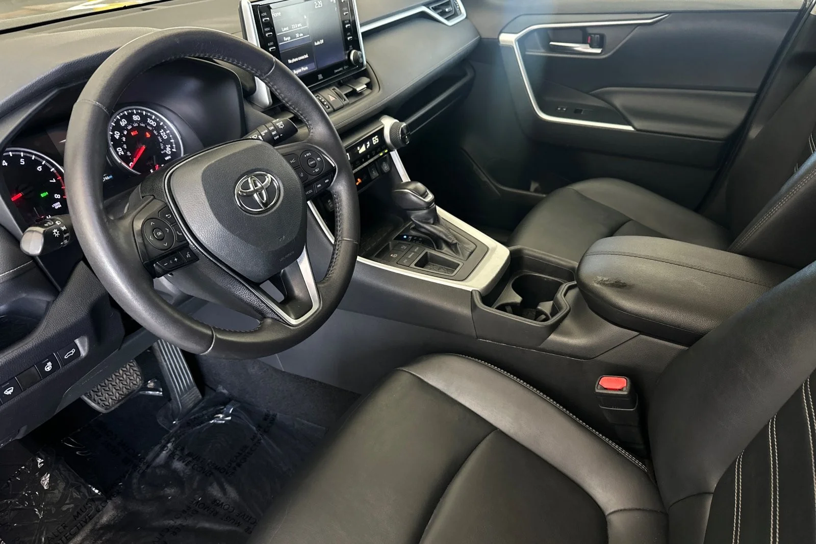 Certified Used 2021 Silver Sky Metallic Toyota XLE Premium image 9