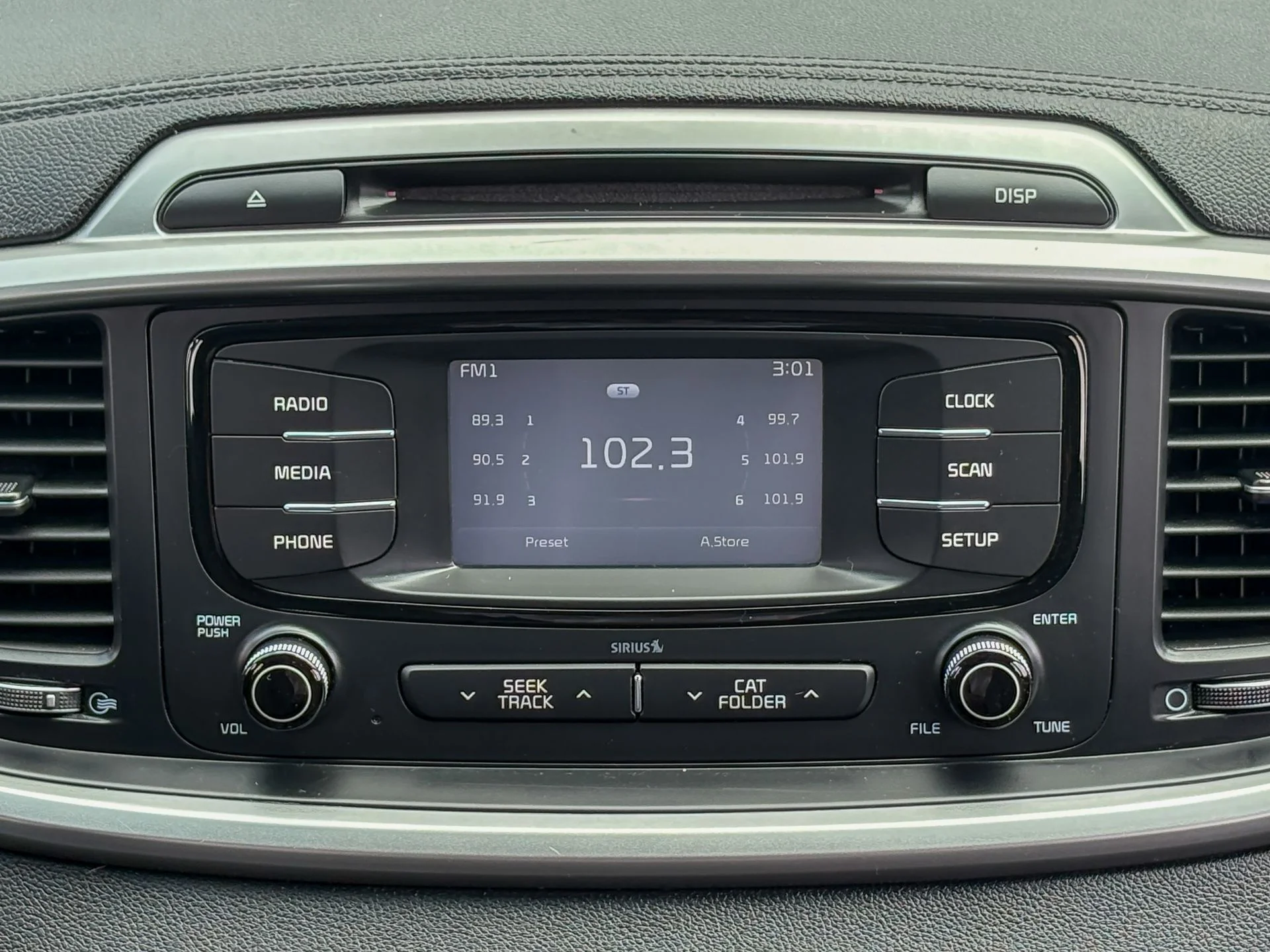 Used 2018 Silver Kia LX image 34