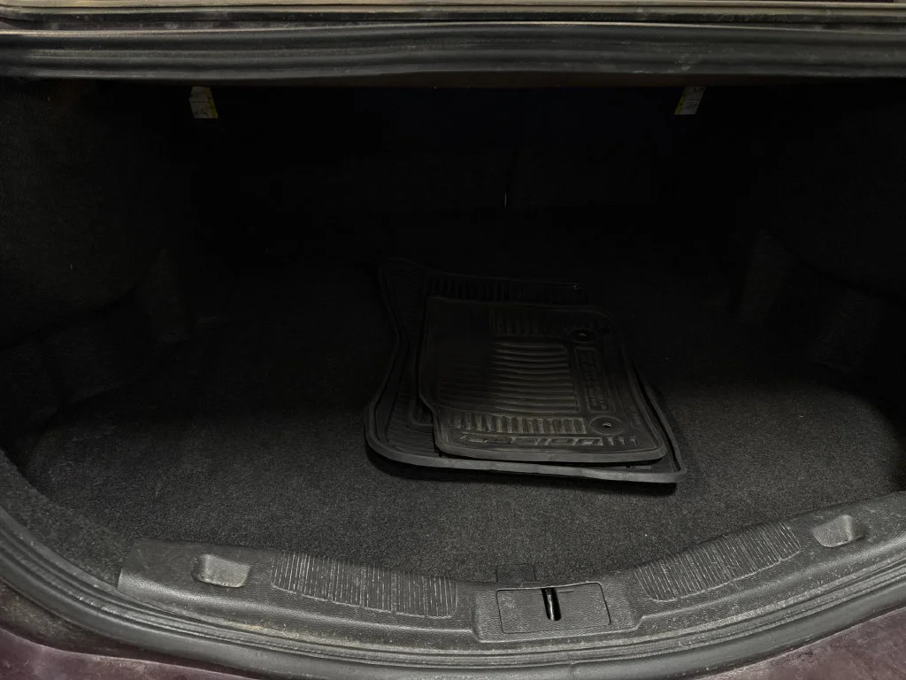 Used 2013 Red Ford SE image 12