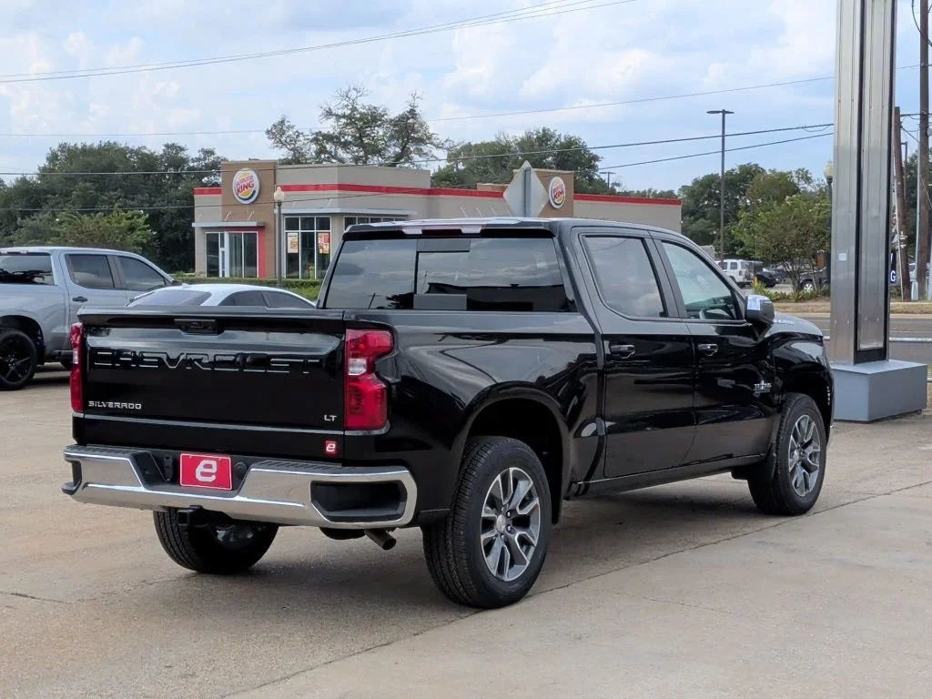 2026 Chevrolet Silverado 1500 LT - Photo 8