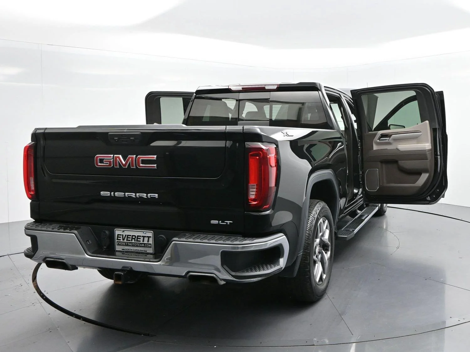 Used 2023 ONYX BLACK GMC SLT image 45
