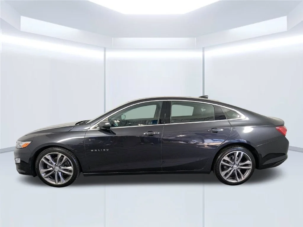Used 2022 Gray Chevrolet Premier image 23