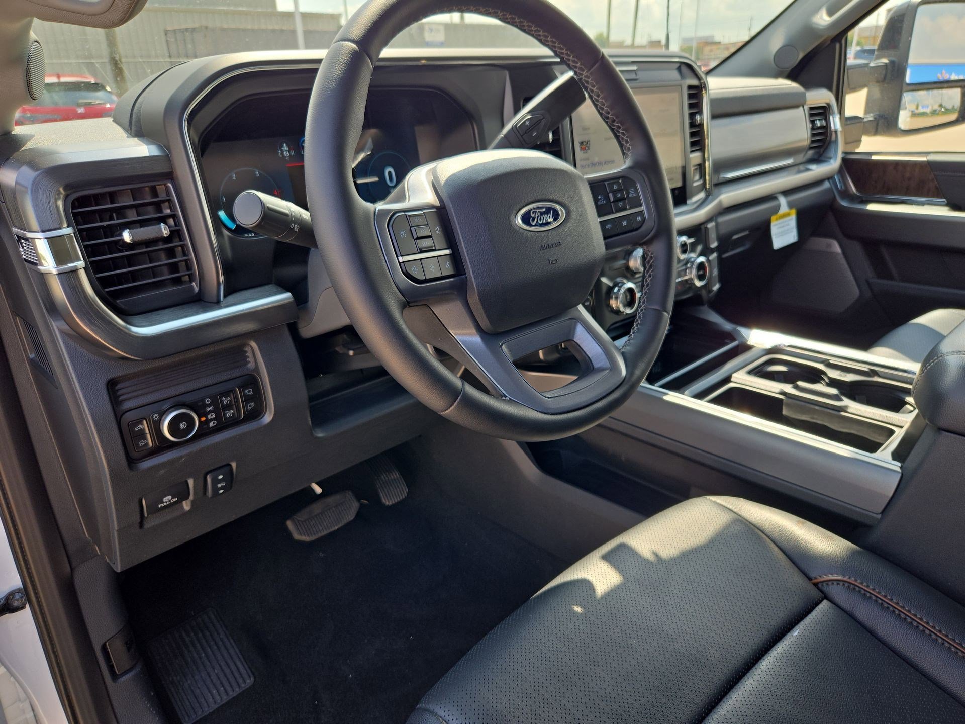 Used 2025 Oxford White Ford LARIAT image 12