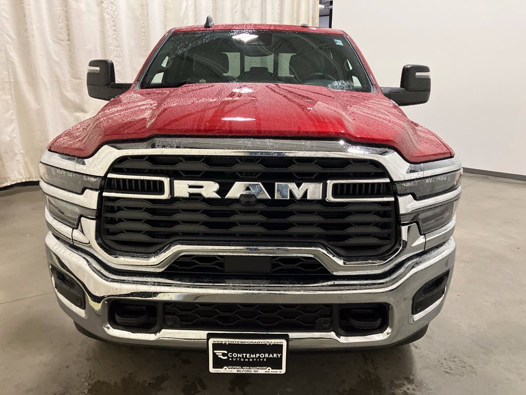 New 2026 Molten Red Pearl-Coat Exterior Paint RAM Tradesman image 21