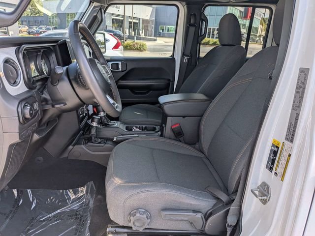 Used 2024 White Jeep Sahara image 18