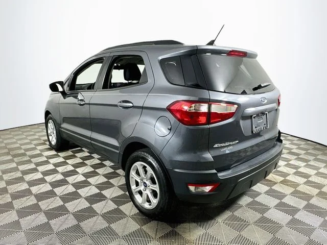 Used 2020 Blue Ford SE image 5