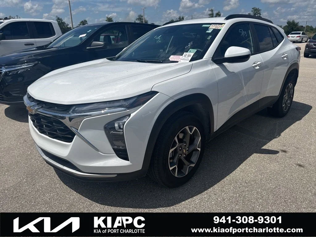 2025 Chevrolet Trax LT's photo