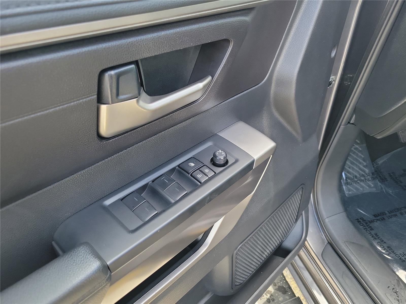 2022 Toyota Tundra SR5 - Photo 10