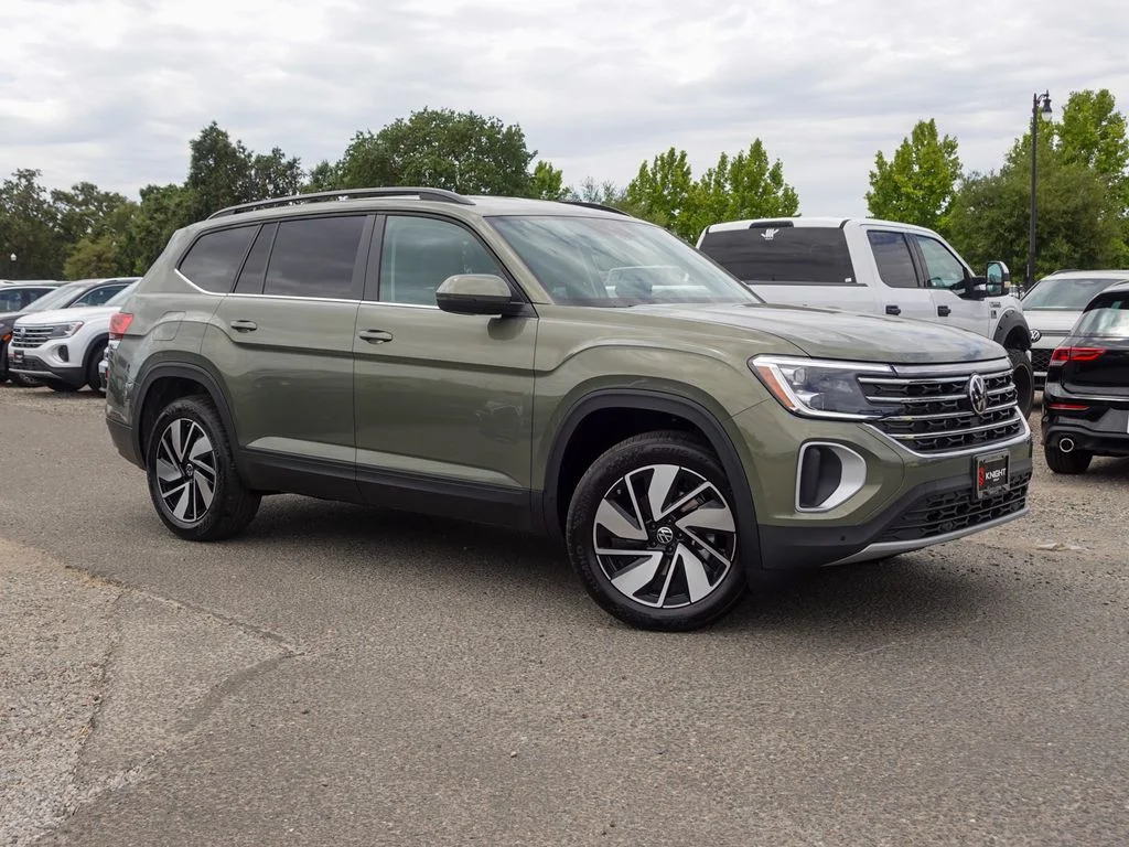 New 2026  Volkswagen SE w/Technology image 5