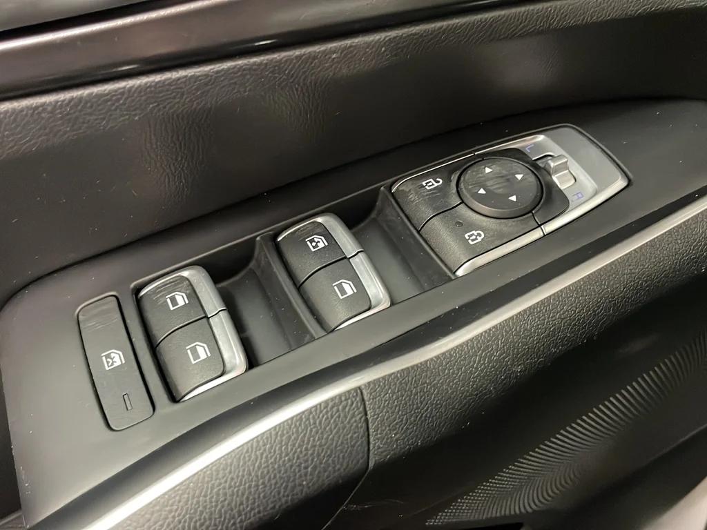 Used 2021 Silver Kia LX image 39