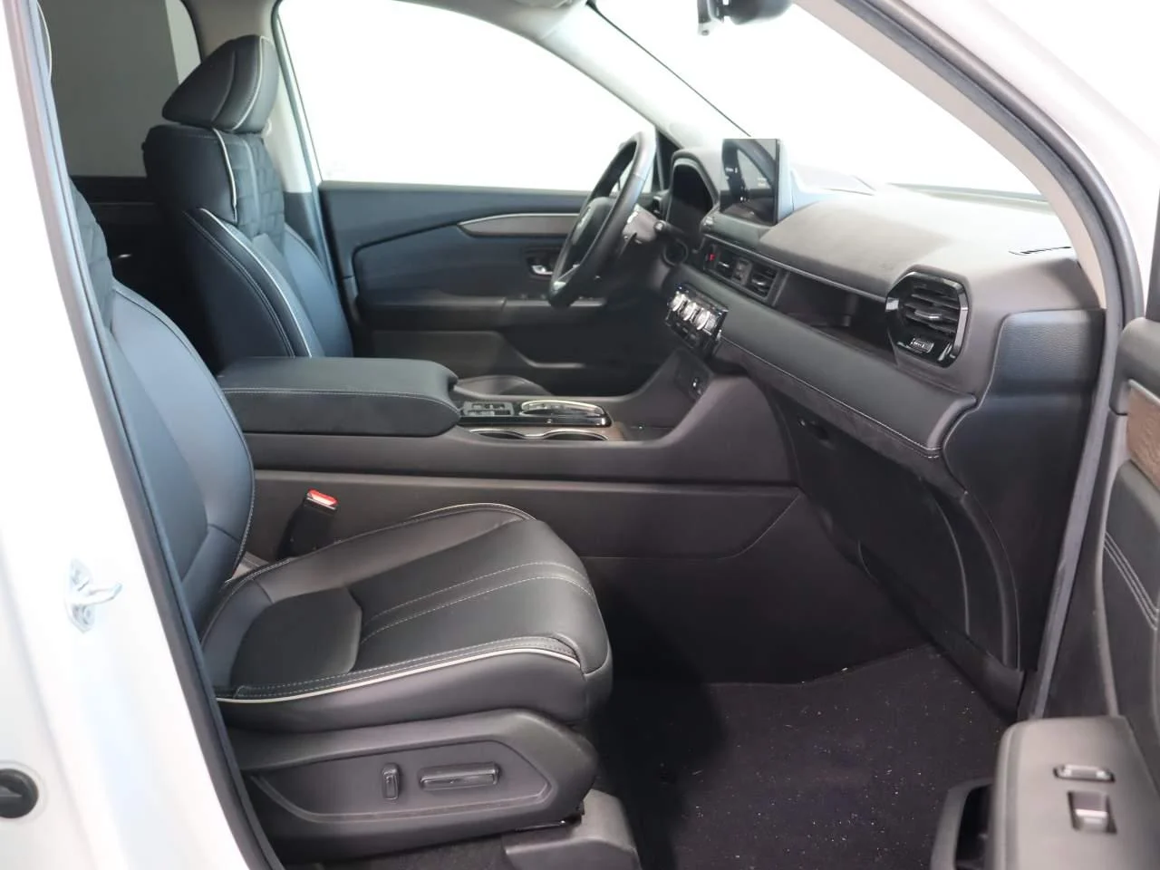 2026 Honda Pilot Elite - Photo 21