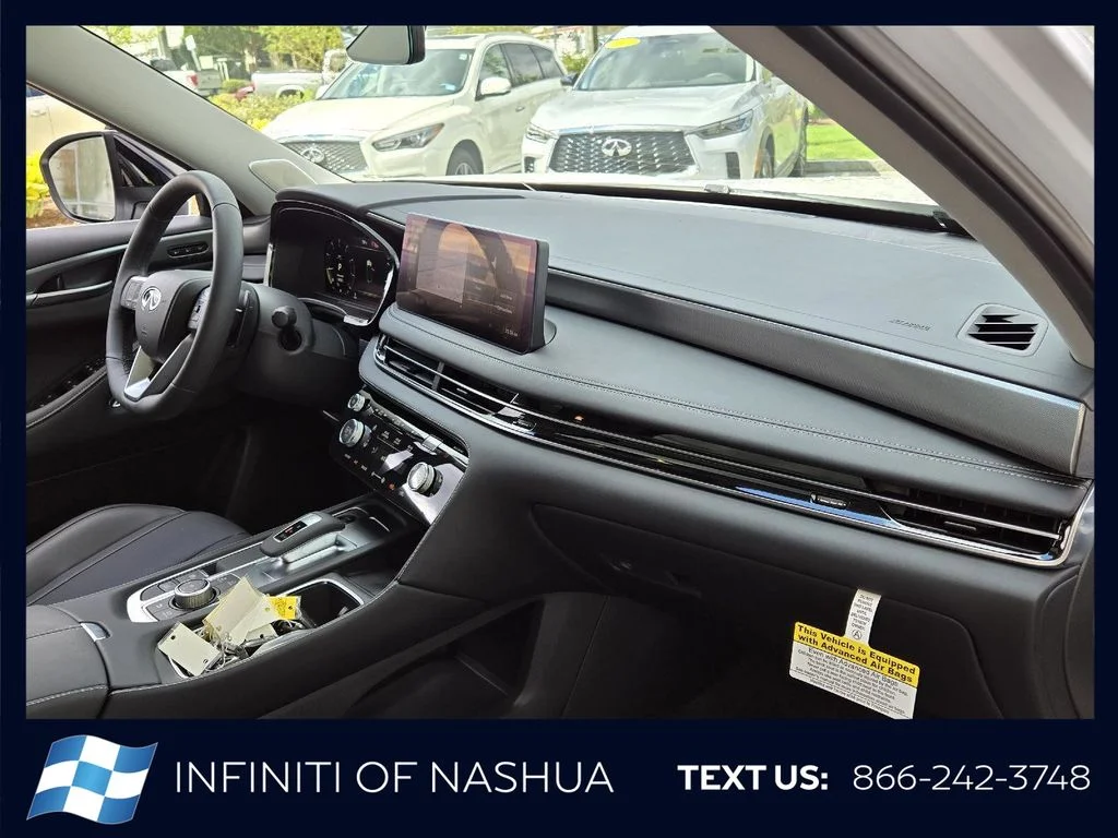 New 2027 RADIANT WHITE INFINITI Luxe AWD image 17