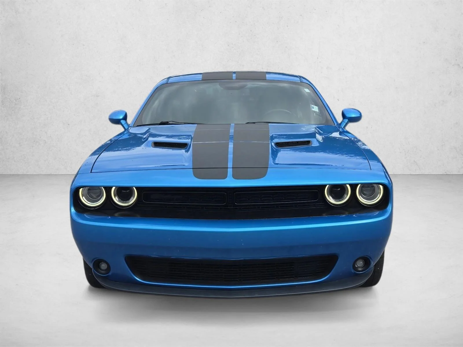 Used 2019 B5 Blue Pearlcoat Dodge SXT image 2