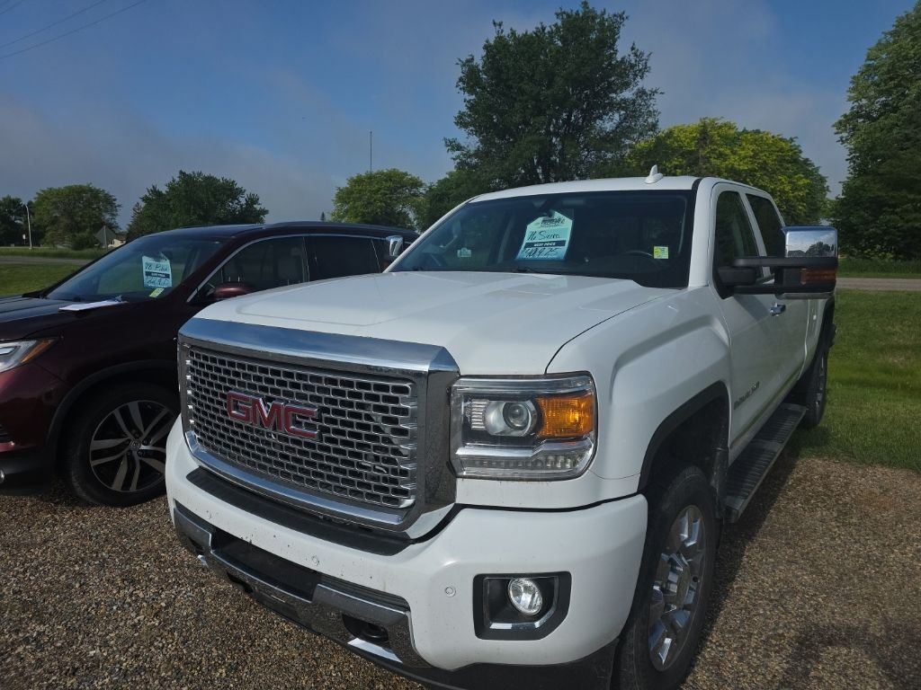 2016 GMC Sierra 4WD Crew Cab Standard Box Denali's photo
