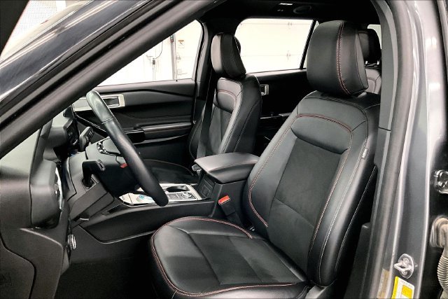Used 2024 Carbonized Gray Metallic Ford ST-Line image 24
