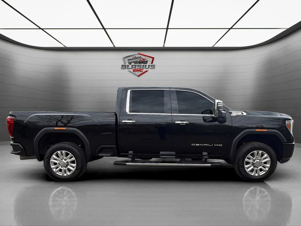 Used 2023 Onyx Black GMC Denali image 6